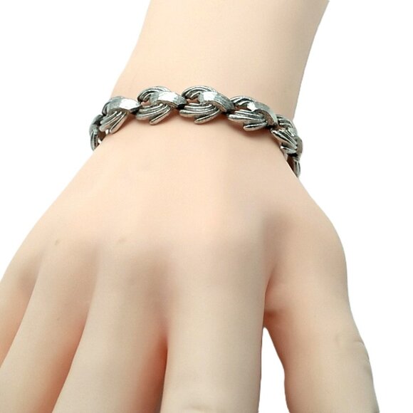 Vintage Monet Silver-Tone Textured Chain Link Bracelet with Safety Chain - Picture 11 of 16